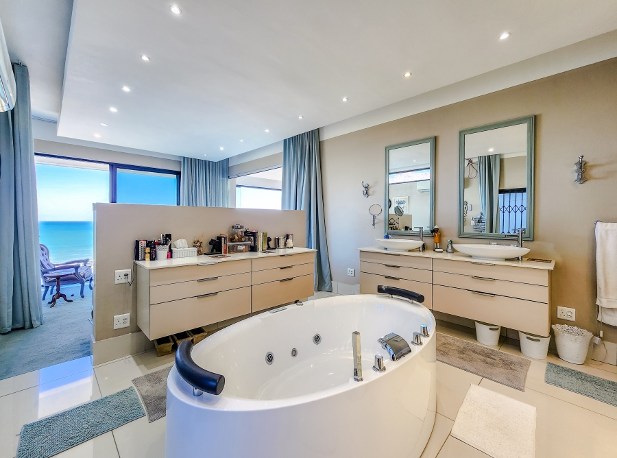 11 Bedroom Property for Sale in Camps Bay Western Cape